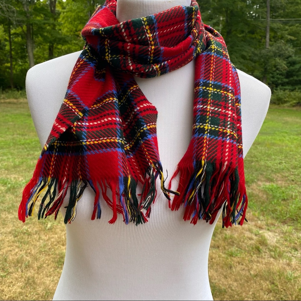 KYNOCH SCARF VINTAGE SCOTLAND WOOL TARTAN PLAID RED BLACK BLUE RECTANGLE FRINGE